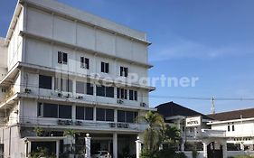 Hotel Gamary Redpartner Sidorejo